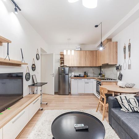 Noir Apartment By Kondo Stays Tirana Zewnętrze zdjęcie