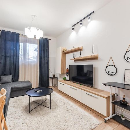 Noir Apartment By Kondo Stays Tirana Zewnętrze zdjęcie