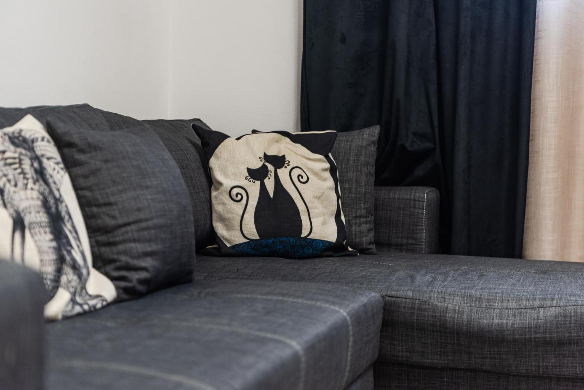 Noir Apartment By Kondo Stays Tirana Zewnętrze zdjęcie