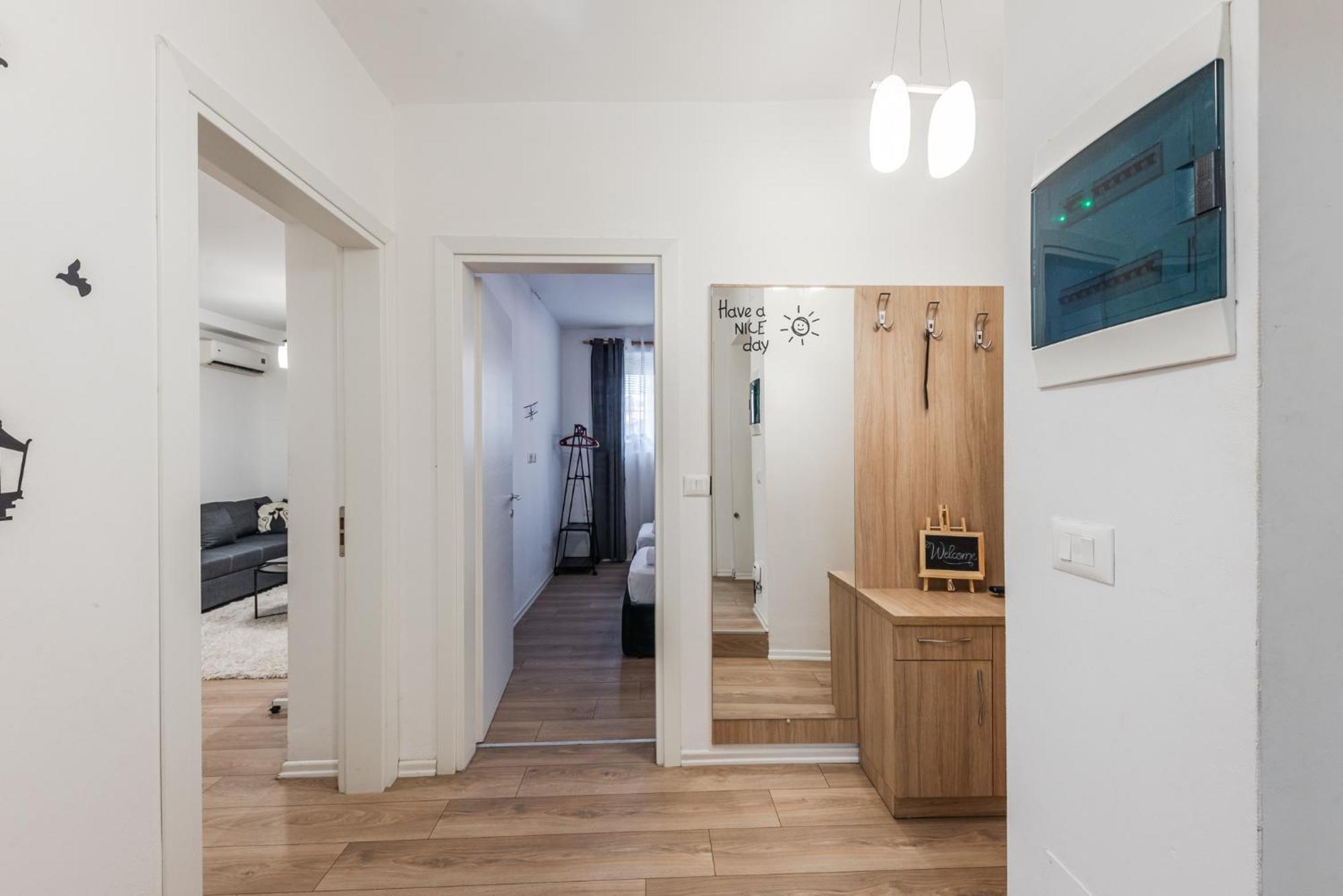 Noir Apartment By Kondo Stays Tirana Zewnętrze zdjęcie