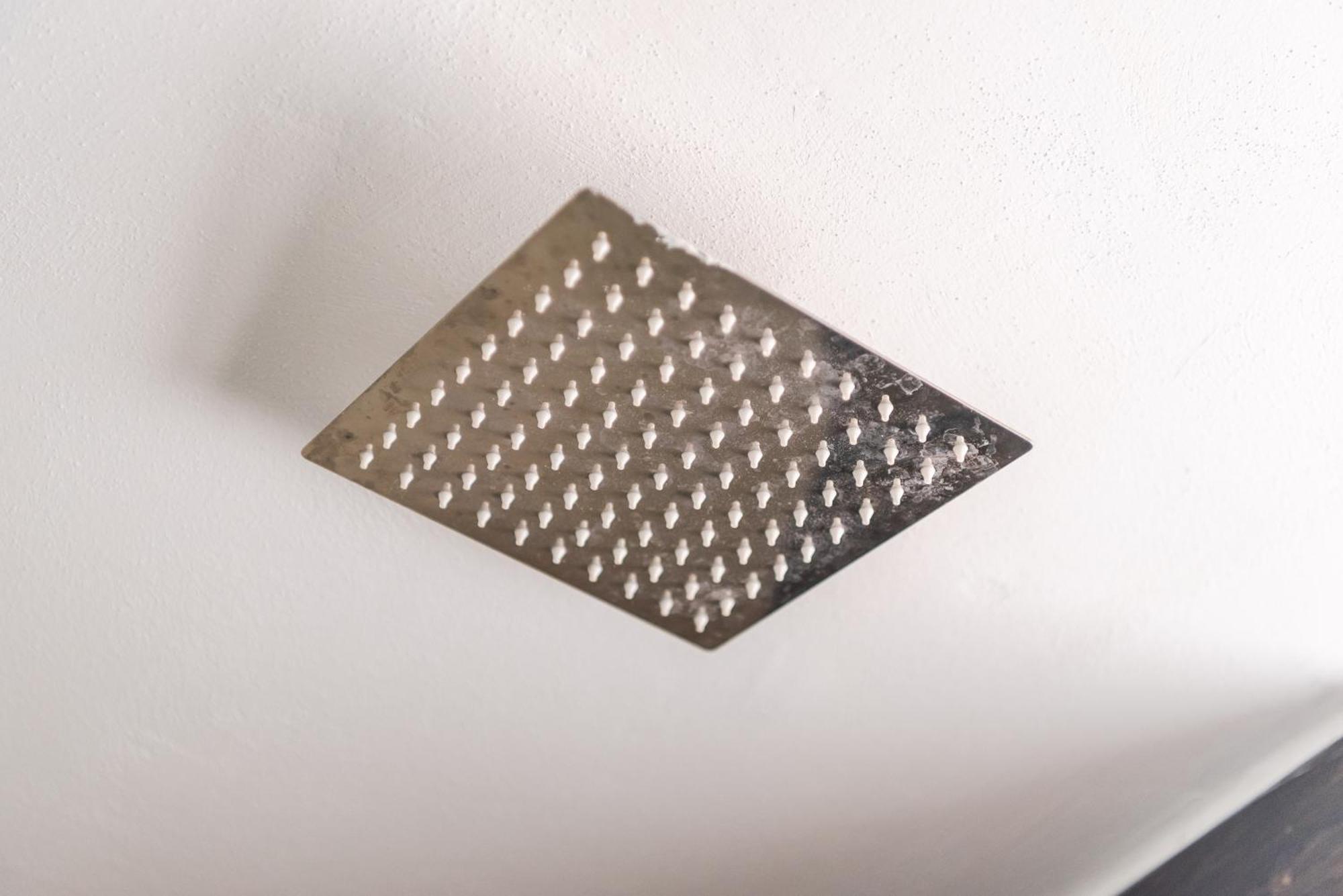 Noir Apartment By Kondo Stays Tirana Zewnętrze zdjęcie